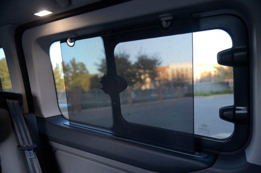 Детали интерьера Ford Tourneo Custom Limited 2019 года  (ZA) (фото 38 из 40)